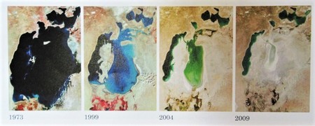 the Aral Sea from 1973 until 2009 .JPG
